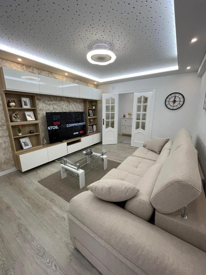 Apartamentos C&E Haro Bagian luar foto