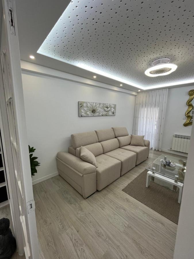 Apartamentos C&E Haro Bagian luar foto