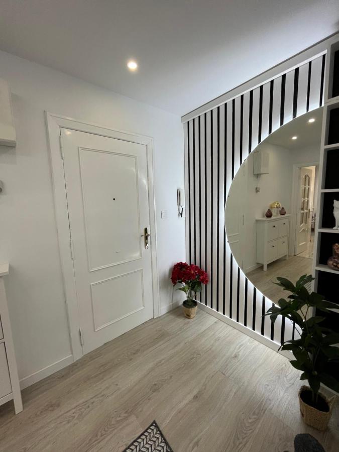 Apartamentos C&E Haro Bagian luar foto