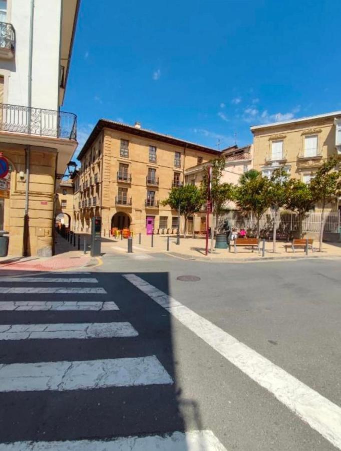 Apartamentos C&E Haro Bagian luar foto