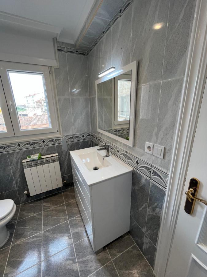 Apartamentos C&E Haro Bagian luar foto