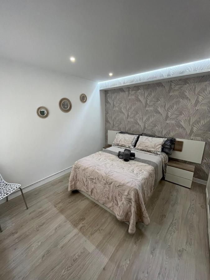 Apartamentos C&E Haro Bagian luar foto